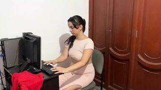 My stepsister arrived from a voyage and I take advantage of going into her room so this babe can fuck my cookie - 1 image
