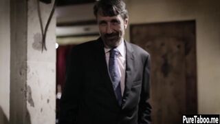 Sexy MILF gets down and enjoyed blowjob with lesbians